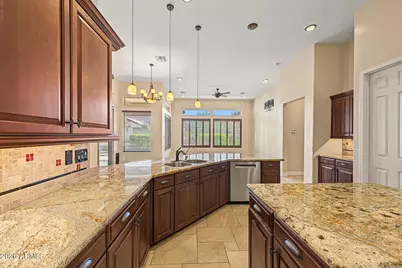 17529 W Cottonwood Lane, Goodyear, AZ 85338 - Photo 11