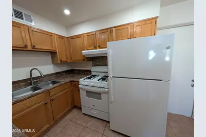 810 W 12th Street, Tempe, AZ 85281 - Photo 7