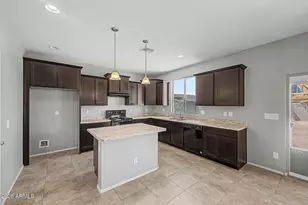 8510 N 61st Dr, Glendale, AZ 85302 - Photo 7