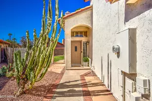 834 S Cancun Dr, Gilbert, AZ 85233 - Photo 9