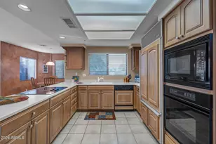 10497 E Cinnabar Ave, Scottsdale, AZ 85258 - Photo 11