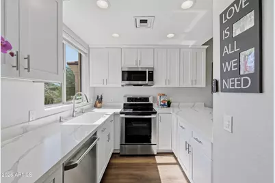 7887 N 16th Street #226, Phoenix, AZ 85020 - Photo 1