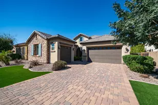902 E Horseshoe Pl, Chandler, AZ 85249 - Photo 3