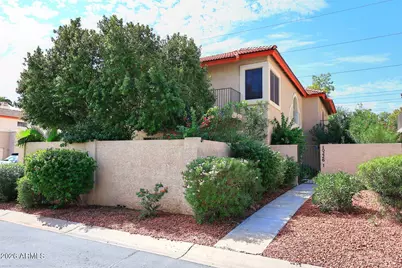 10226 N 12th Place E #1, Phoenix, AZ 85020 - Photo 1