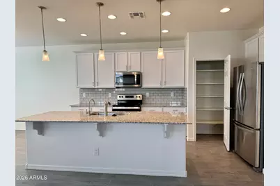 905 S Canal Drive #5, Chandler, AZ 85225 - Photo 5