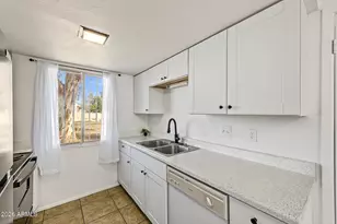 8109 N 32nd Dr, Phoenix, AZ 85051 - Photo 11