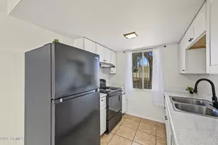 8109 N 32nd Dr, Phoenix, AZ 85051 - Photo 9