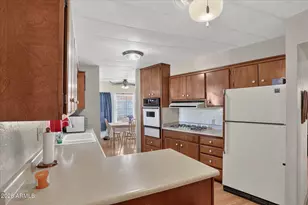 7002 W Wanda Lynn Ln, Peoria, AZ 85382 - Photo 11