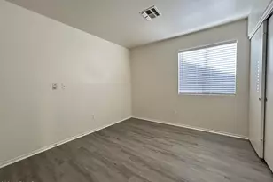10424 W Medlock Dr, Glendale, AZ 85307 - Photo 23