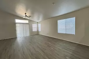 10424 W Medlock Dr, Glendale, AZ 85307 - Photo 5