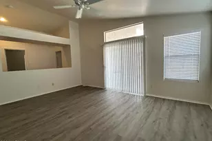 10424 W Medlock Dr, Glendale, AZ 85307 - Photo 7