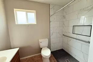 2913 W Woodridge Dr, Phoenix, AZ 85053 - Photo 15