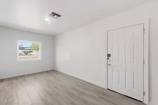 7935 W Earll Dr, Phoenix, AZ 85033 - Photo 17