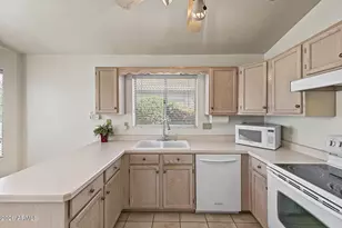 4237 E Morrow Dr, Phoenix, AZ 85050 - Photo 13