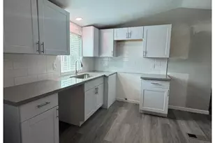 8601 N 71st Ave, Glendale, AZ 85301 - Photo 3