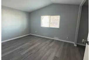 8601 N 71st Ave, Glendale, AZ 85301 - Photo 5