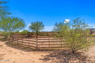 46306 W Trotter Road, Wickenburg, AZ 85390 - Photo 39