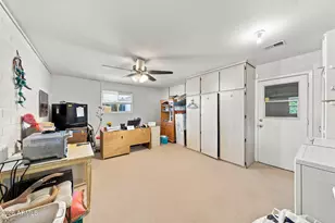 10909 W Roundelay Cir, Sun City, AZ 85351 - Photo 33