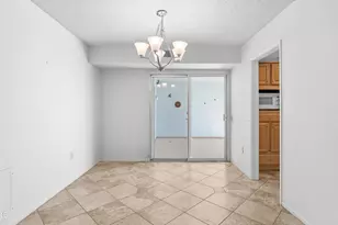 10535 W Highwood Ln, Sun City, AZ 85373 - Photo 17