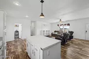 21376 W Mark Ln, Wittmann, AZ 85361 - Photo 7