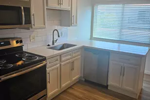 1330 E Highland Ave, Phoenix, AZ 85014 - Photo 7