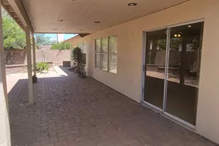 9126 W Maui Ln, Peoria, AZ 85381 - Photo 7