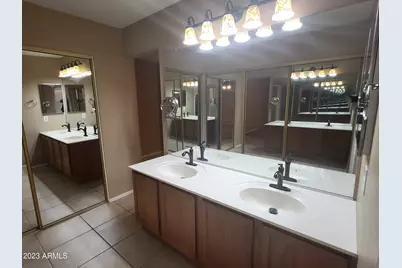 9126 W Maui Lane, Peoria, AZ 85381 - Photo 11