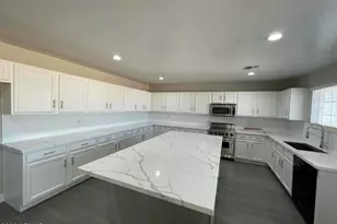 28109 N Varnum Rd, San Tan Valley, AZ 85143 - Photo 9