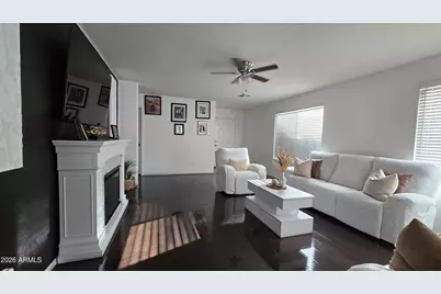 4134 W Cactus Wren Drive, Phoenix, AZ 85051 - Photo 1