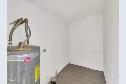 3645 N 69th Avenue #Unit 30, Phoenix, AZ 85033 - Photo 21