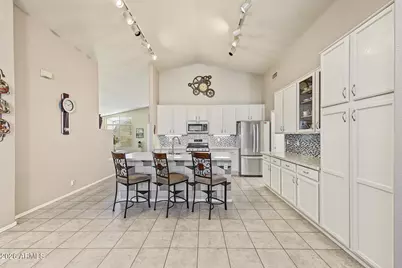 1470 E Carla Vista Drive, Chandler, AZ 85225 - Photo 3