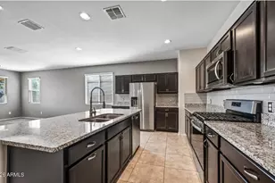 31027 W Mulberry Dr, Buckeye, AZ 85396 - Photo 9