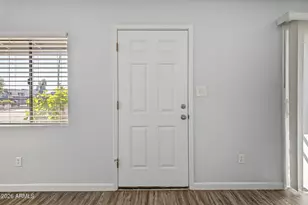 286 W Palomino Dr, Chandler, AZ 85225 - Photo 5