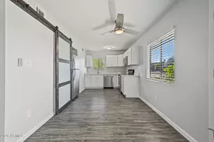 286 W Palomino Dr, Chandler, AZ 85225 - Photo 9