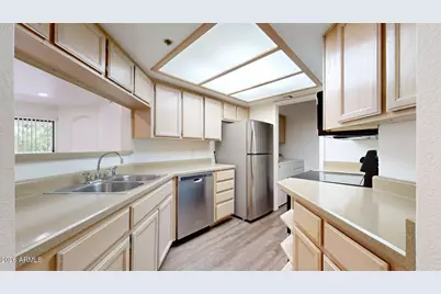 5104 N 32nd Street #214, Phoenix, AZ 85018 - Photo 5