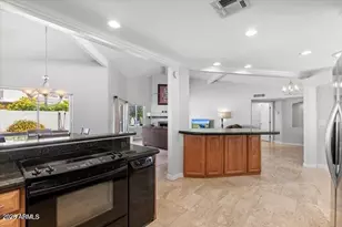 8466 E San Benito Dr, Scottsdale, AZ 85258 - Photo 13
