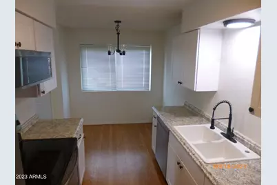 9515 W North Lane #Apt A, Peoria, AZ 85345 - Photo 5