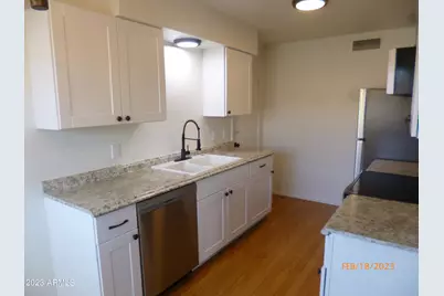 9515 W North Lane #Apt A, Peoria, AZ 85345 - Photo 3