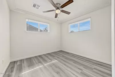 8806 N 28th Drive, Phoenix, AZ 85051 - Photo 19