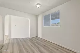 8806 N 28th Dr, Phoenix, AZ 85051 - Photo 11