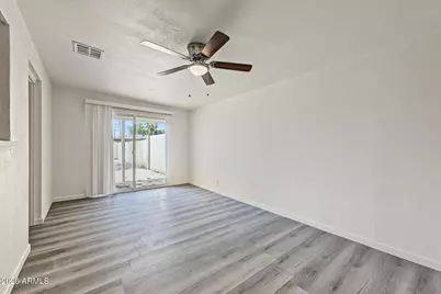8806 N 28th Drive, Phoenix, AZ 85051 - Photo 13