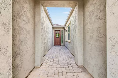 9754 E Thatcher Avenue, Mesa, AZ 85212 - Photo 9