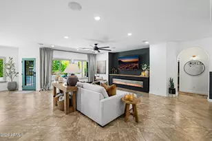10190 W Patrick Ln, Peoria, AZ 85383 - Photo 9
