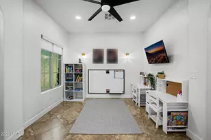 10190 W Patrick Ln, Peoria, AZ 85383 - Photo 13