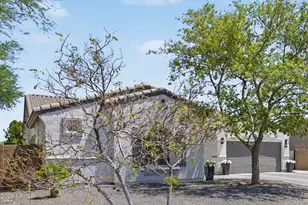 10190 W Patrick Ln, Peoria, AZ 85383 - Photo 5