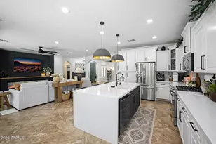 10190 W Patrick Ln, Peoria, AZ 85383 - Photo 19