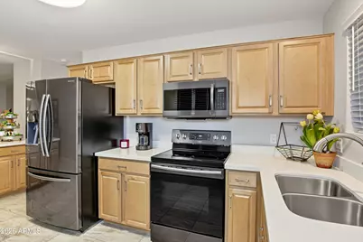10531 W Clair Drive, Sun City, AZ 85351 - Photo 11