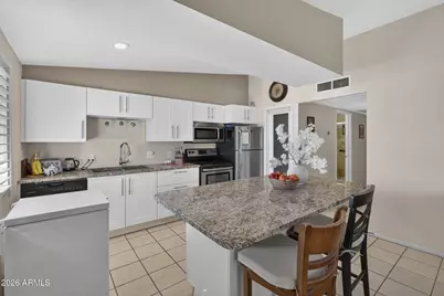 10458 W Oakmont Drive, Sun City, AZ 85351 - Photo 13