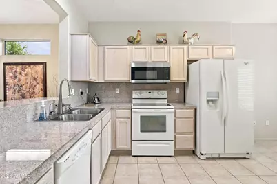 15556 W Vista Grande Lane, Surprise, AZ 85374 - Photo 11