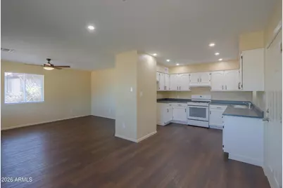 421 W 11th Street, Casa Grande, AZ 85122 - Photo 9